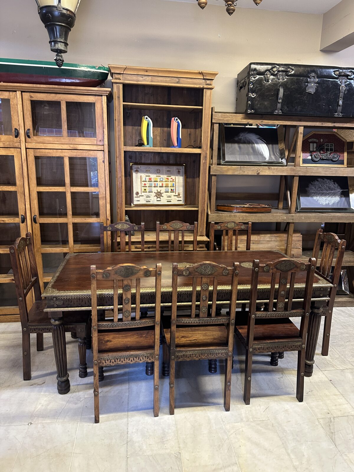 Kervan pirinç işlemeli masa sandalye - Görsel 1