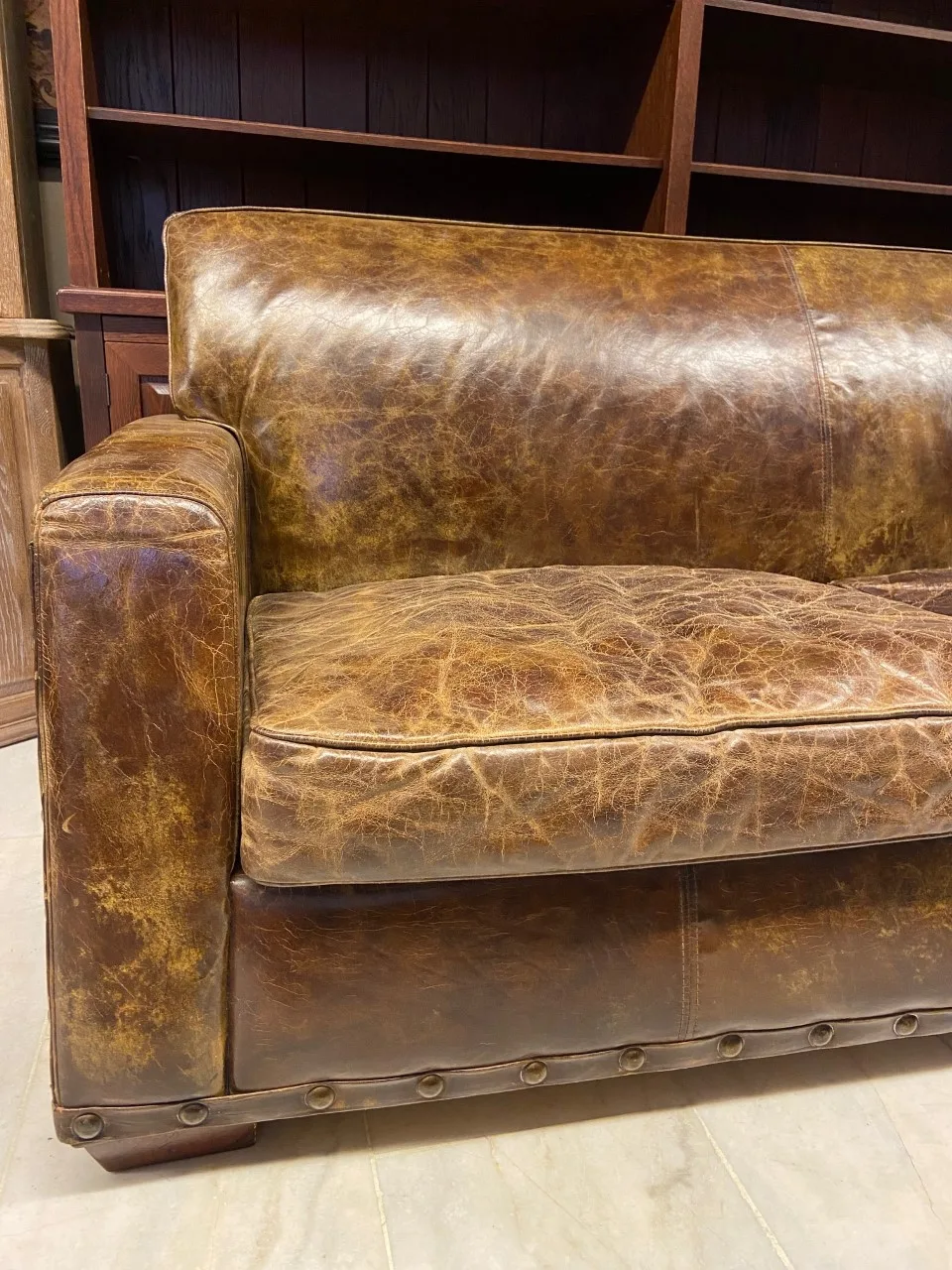 AMERİKAN BUFFALO DERİSİ KANEPE - Görsel 4