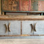 MUDO AHŞAP BOYNUZ FİGÜRLÜ KONSOL