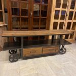 ENDÜSTRİYEL MASİF TV SEHPASI