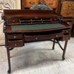 AHŞAP ÜZERİ DERİ YAZI MASASI