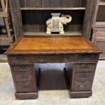 Antika üzeri deri çalışma masası