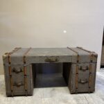 Tom Richards Antik Seyahat Sandığı Masası