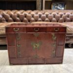 Uzakdoğu ahşap dolap