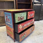 Retro, el boyama, metal gövdeli şifonyer