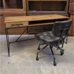 Moe’s home ahşap çalışma masa sandalye