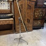 Ünlü Japon tasarımcı Yasuaki Sasamoto’nun “Dulton” ayaklı aynası,