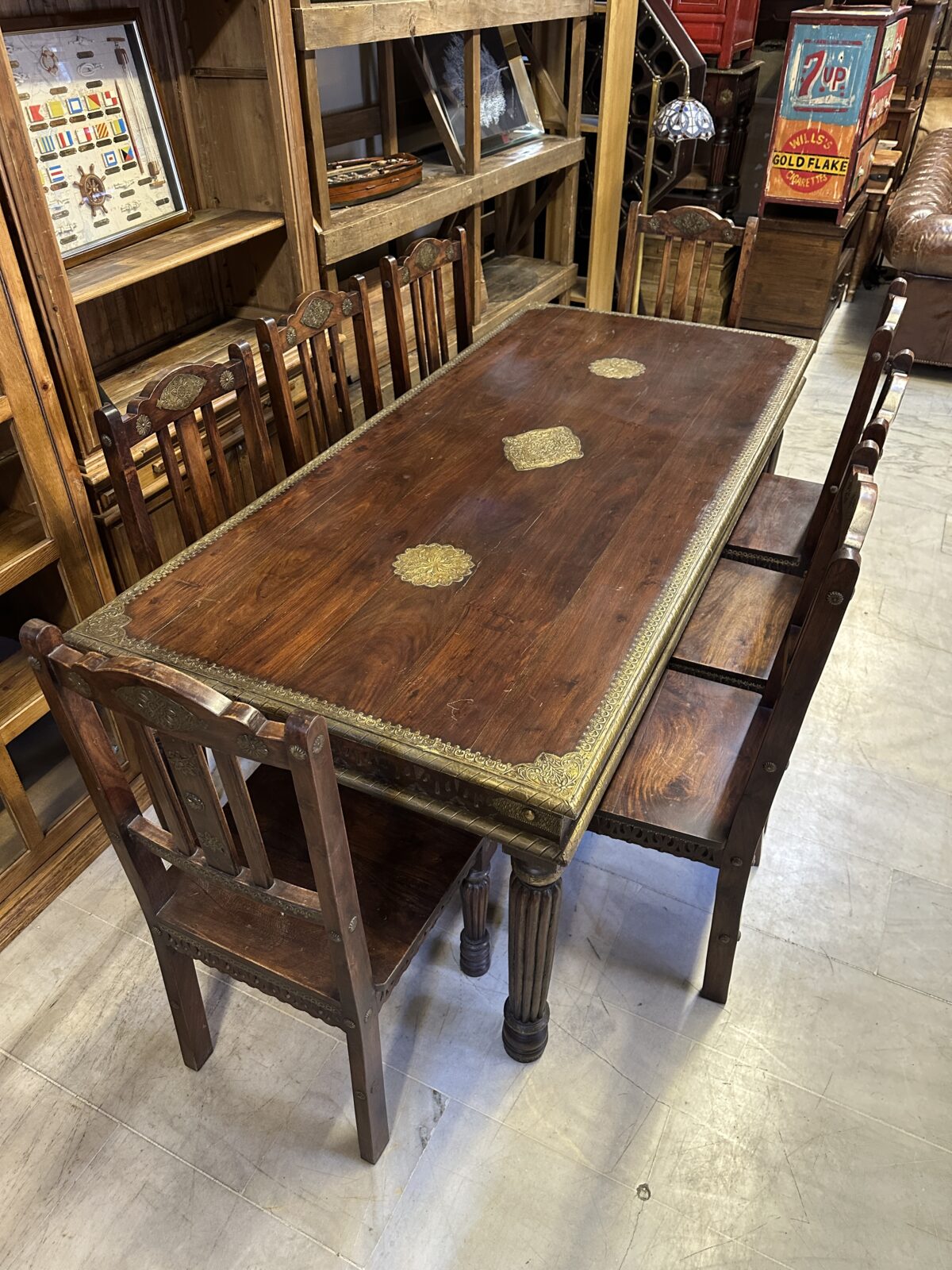 Kervan pirinç işlemeli masa sandalye - Görsel 2