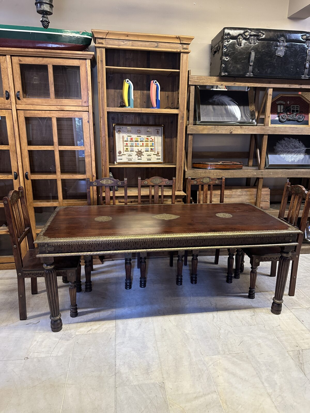 Kervan pirinç işlemeli masa sandalye - Görsel 3