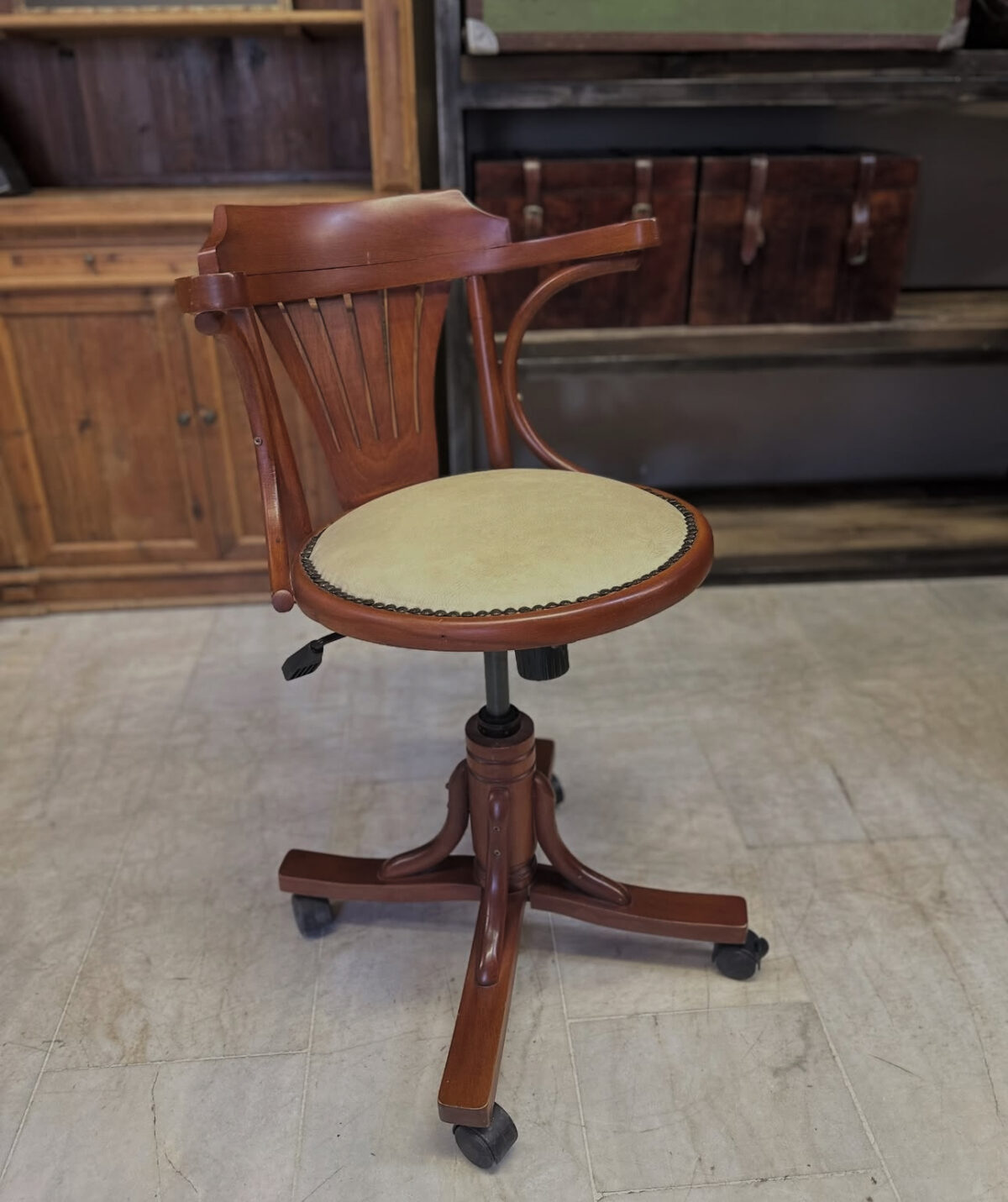 Mudo ahşap çalışma sandalyesi - Görsel 1