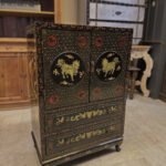 Antika Uzakdoğu Çin dolabı