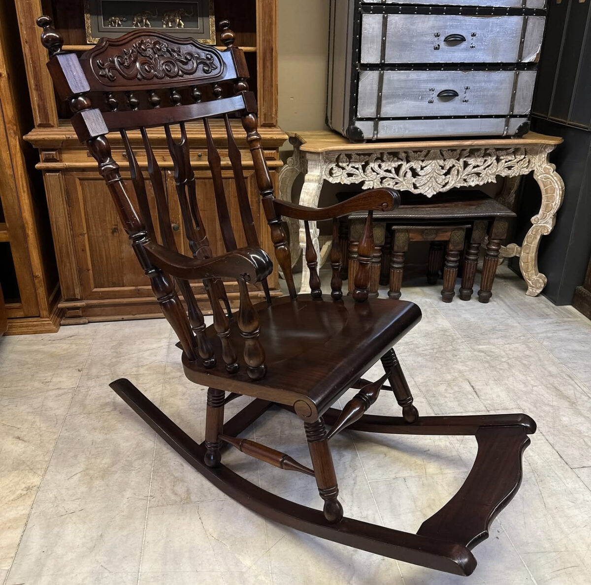 Antika ahşap sallanan sandalye - Görsel 1