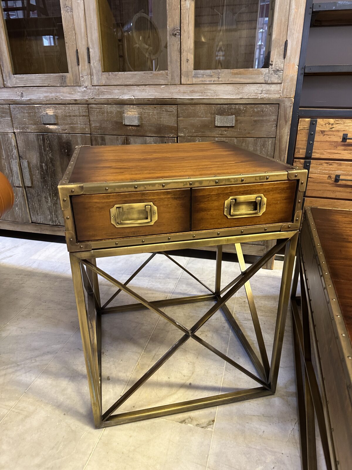 Sherwood Loft Koleksiyonu Pirinç Sehpa Takımı - Görsel 8