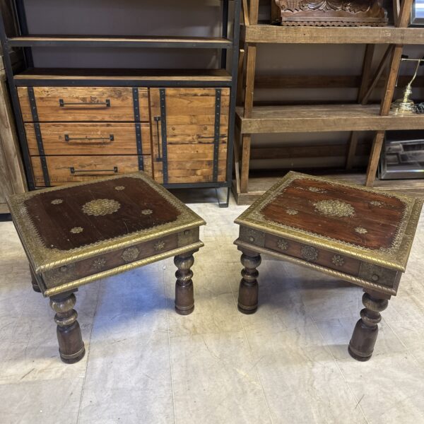 Kervan pirinç işlemeli çift sehpa