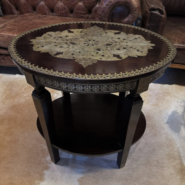 Kervan işlemeli yan sehpa