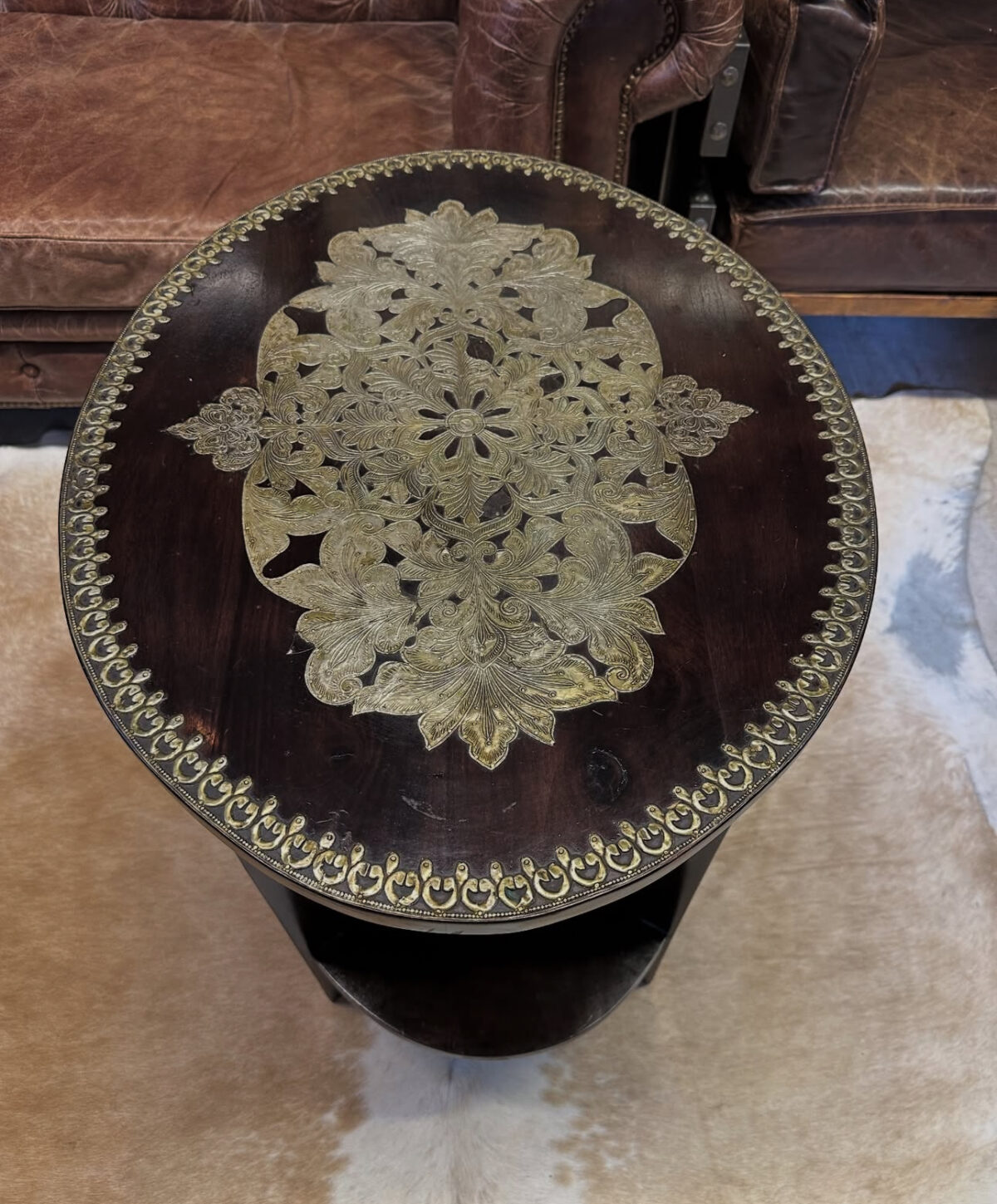 Kervan işlemeli yan sehpa - Görsel 2