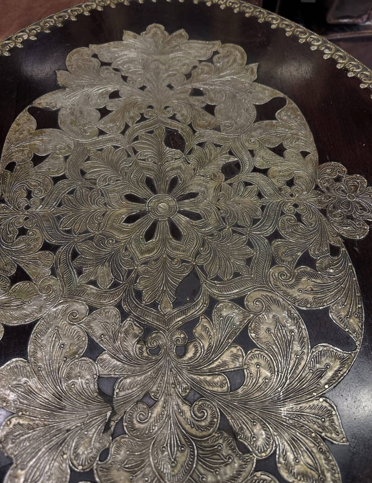 Kervan işlemeli yan sehpa - Görsel 4