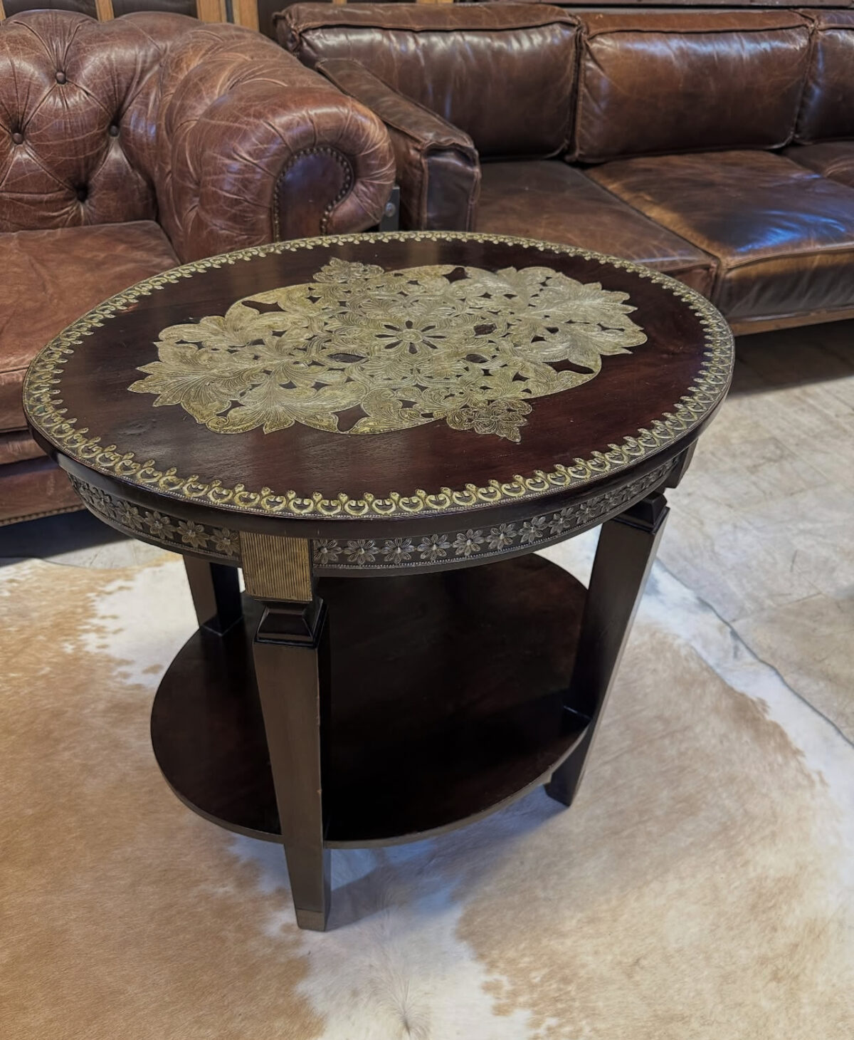 Kervan işlemeli yan sehpa - Görsel 3