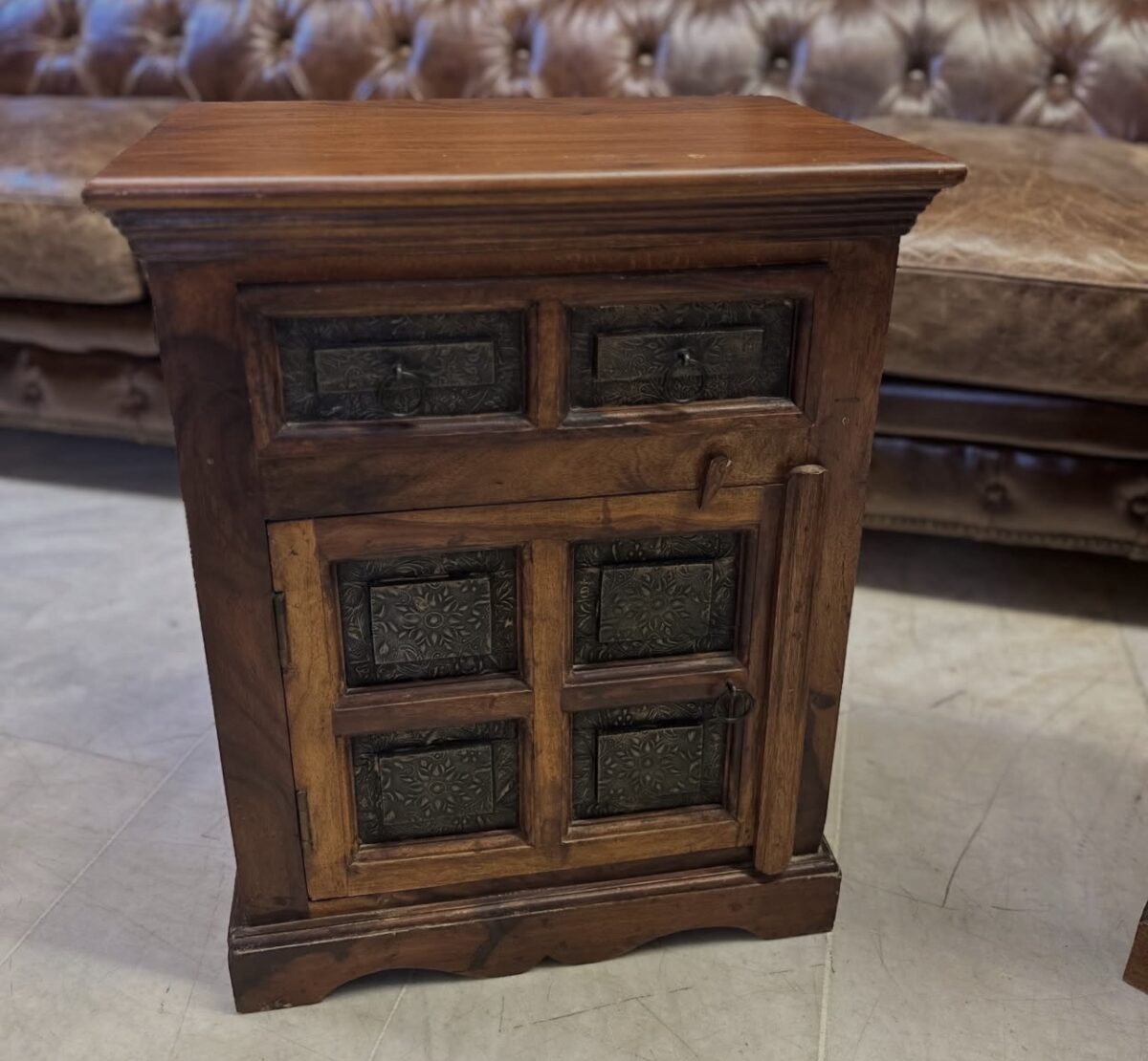 Kervan Sisam ağacı çift komodin - Görsel 5