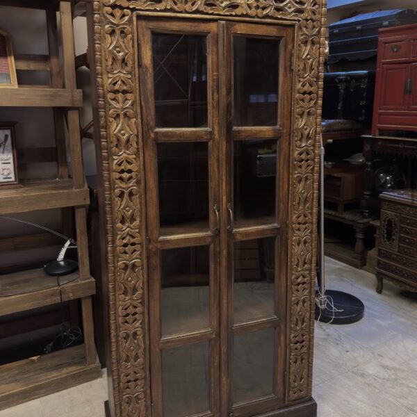 Kervan Sisam ağacı büfe