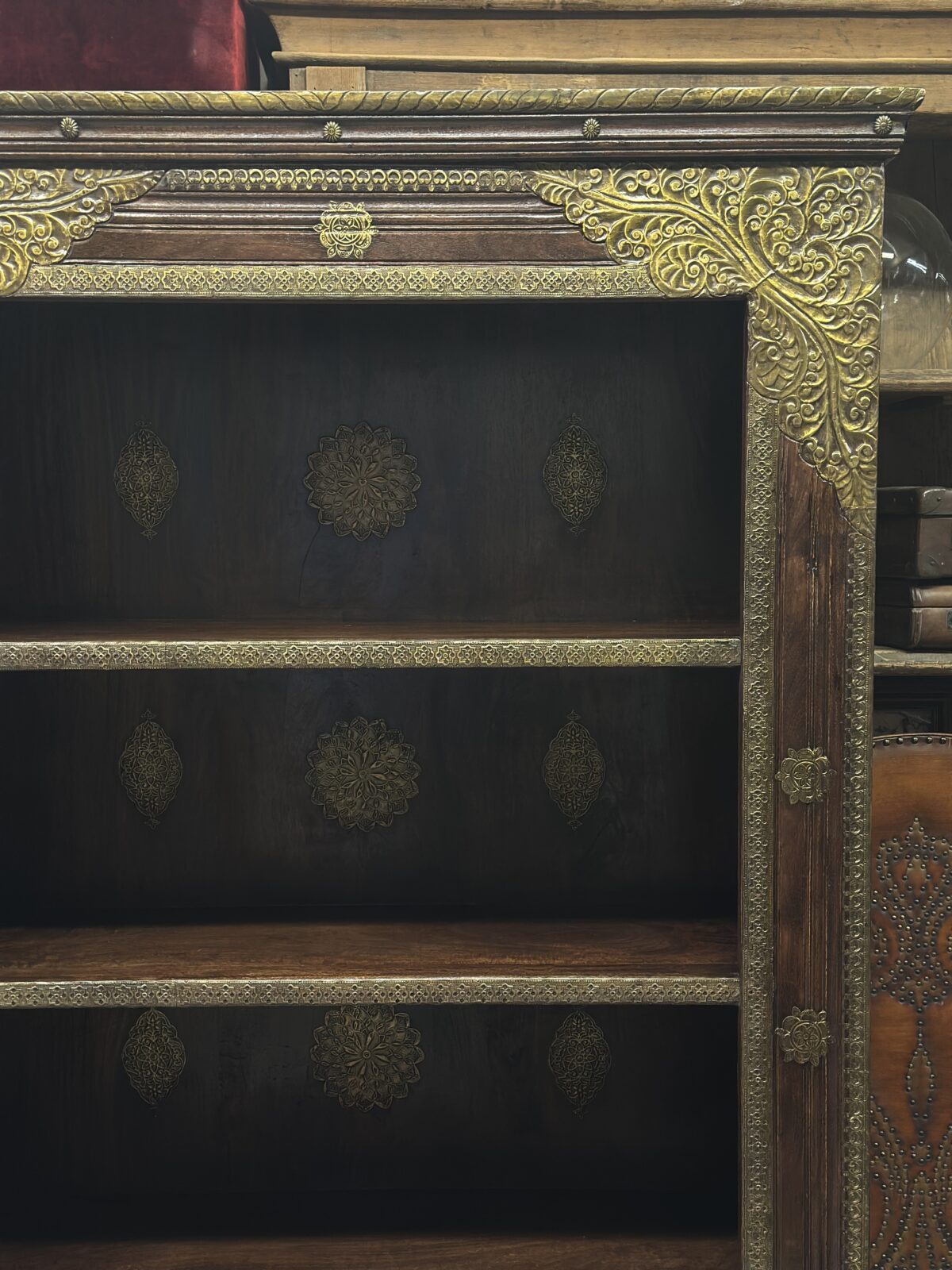 Kervan pirinç detaylı kitaplık - Görsel 3