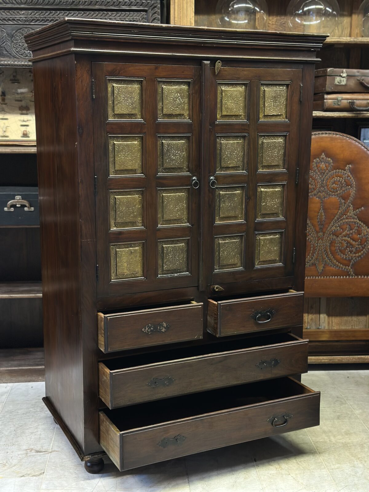 Kervan ahşap gardırop - Görsel 1