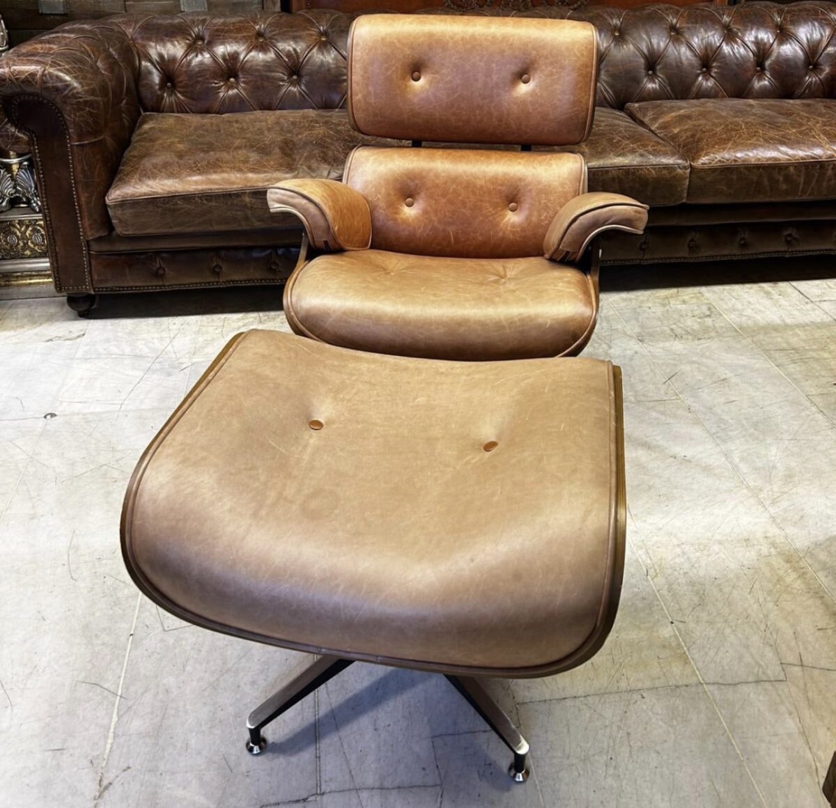 Eames Lounge deri tekli koltuk - Görsel 1