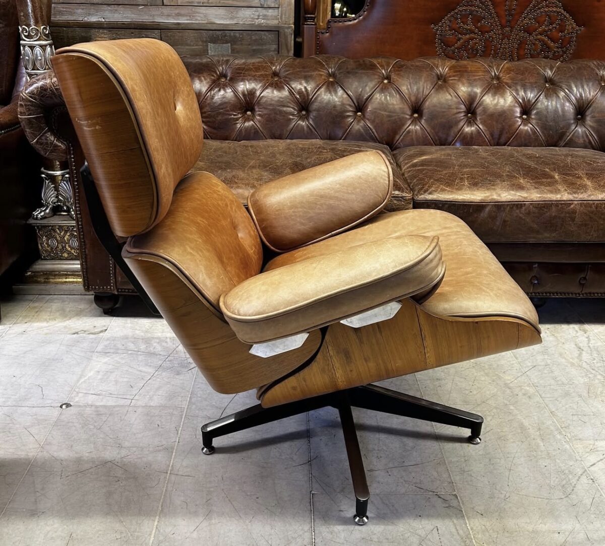 Eames Lounge deri tekli koltuk - Görsel 2