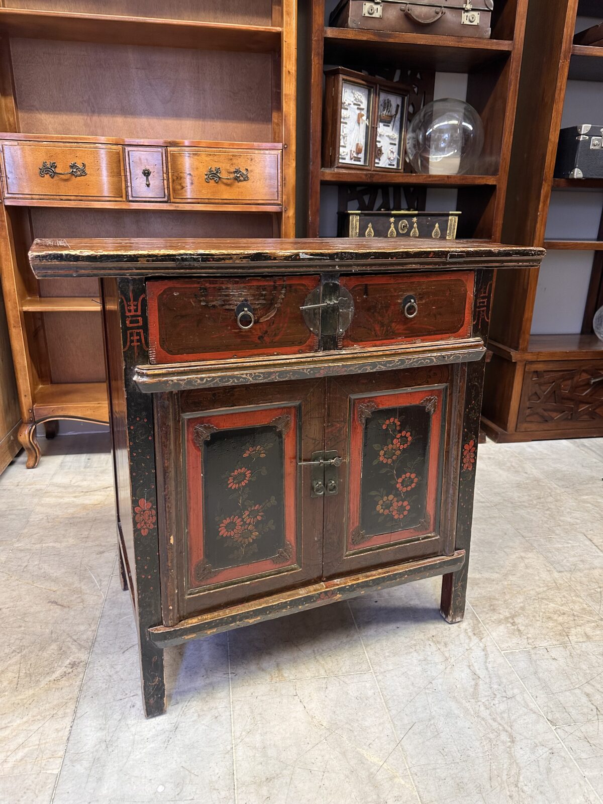 Antika Uzakdoğu Dolap - Görsel 1