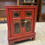 Uzakdoğu ahşap dolap