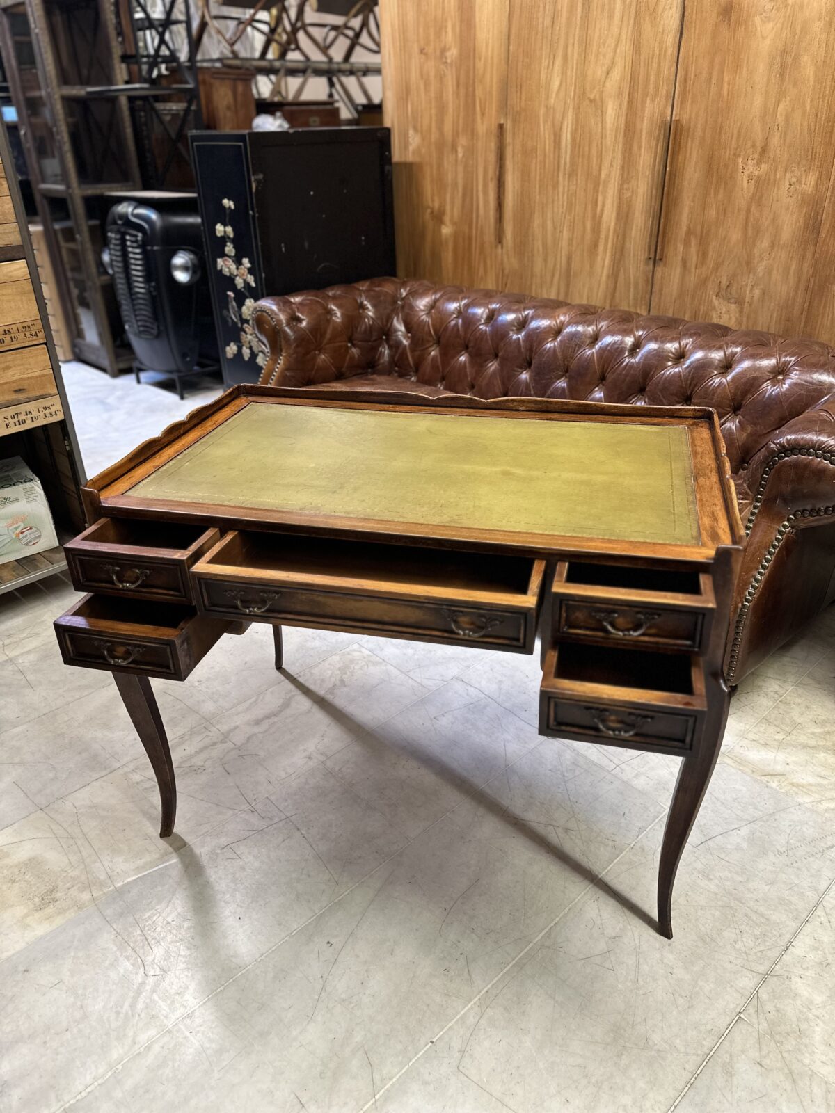 İngiliz ahşap çalışma masası - Görsel 1