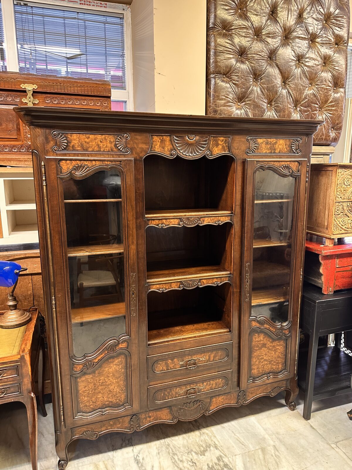 Fransız ahşap kitaplık - Görsel 1