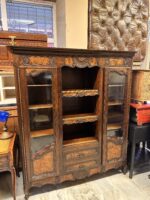 Fransız ahşap kitaplık