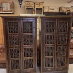 Antika pirinç işlemeli çift kitaplık