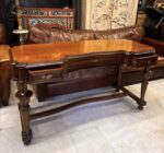 Antika ahşap çalışma masası